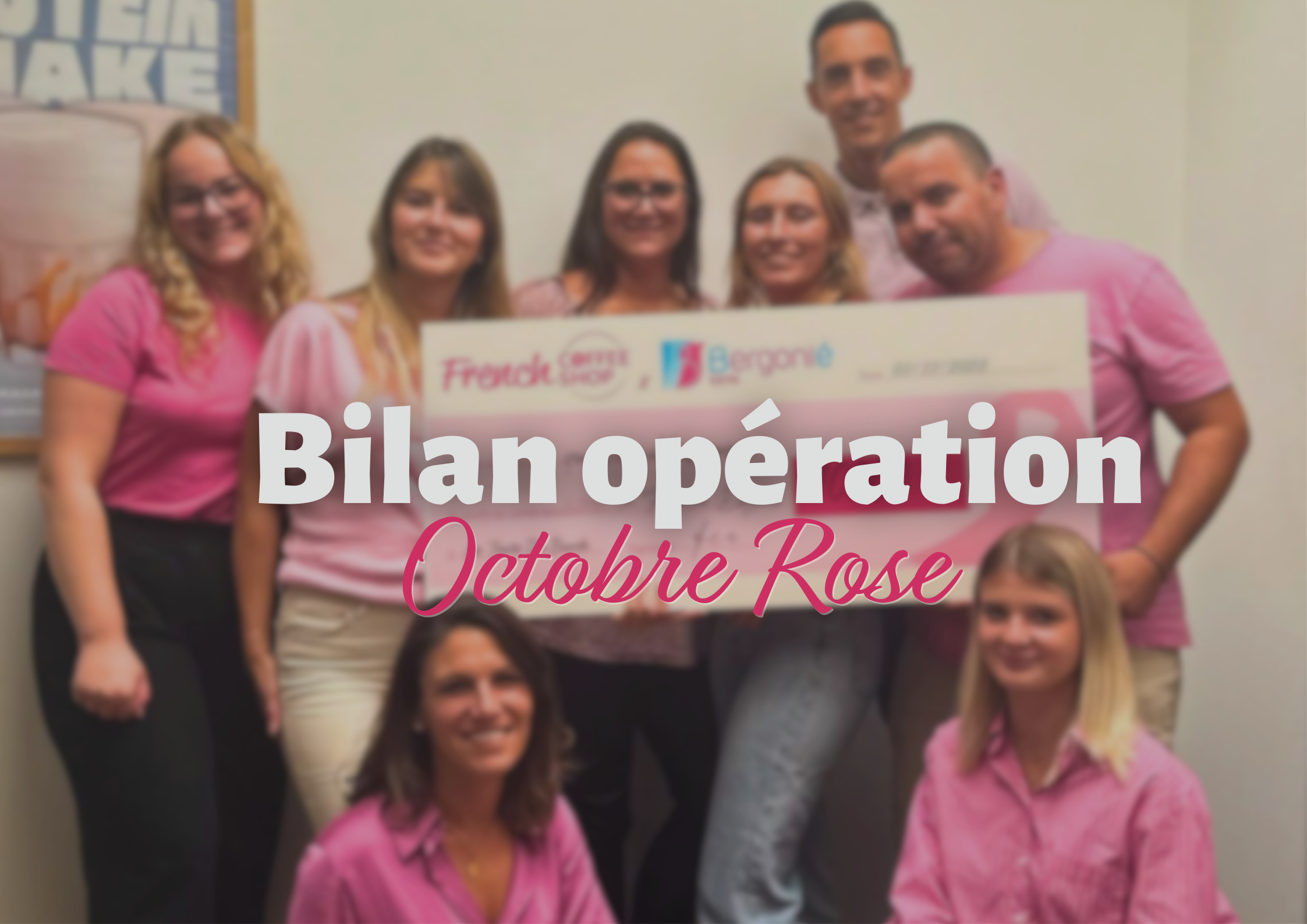 Nous pouvons découvrir le Chocco Ruby, la boisson spéciale d’Octobre Rose. Elle se distingue par sa jolie couleur rose, surmontée de chantilly, d’un nappage en chocolat blanc et de billes de chocolat rose