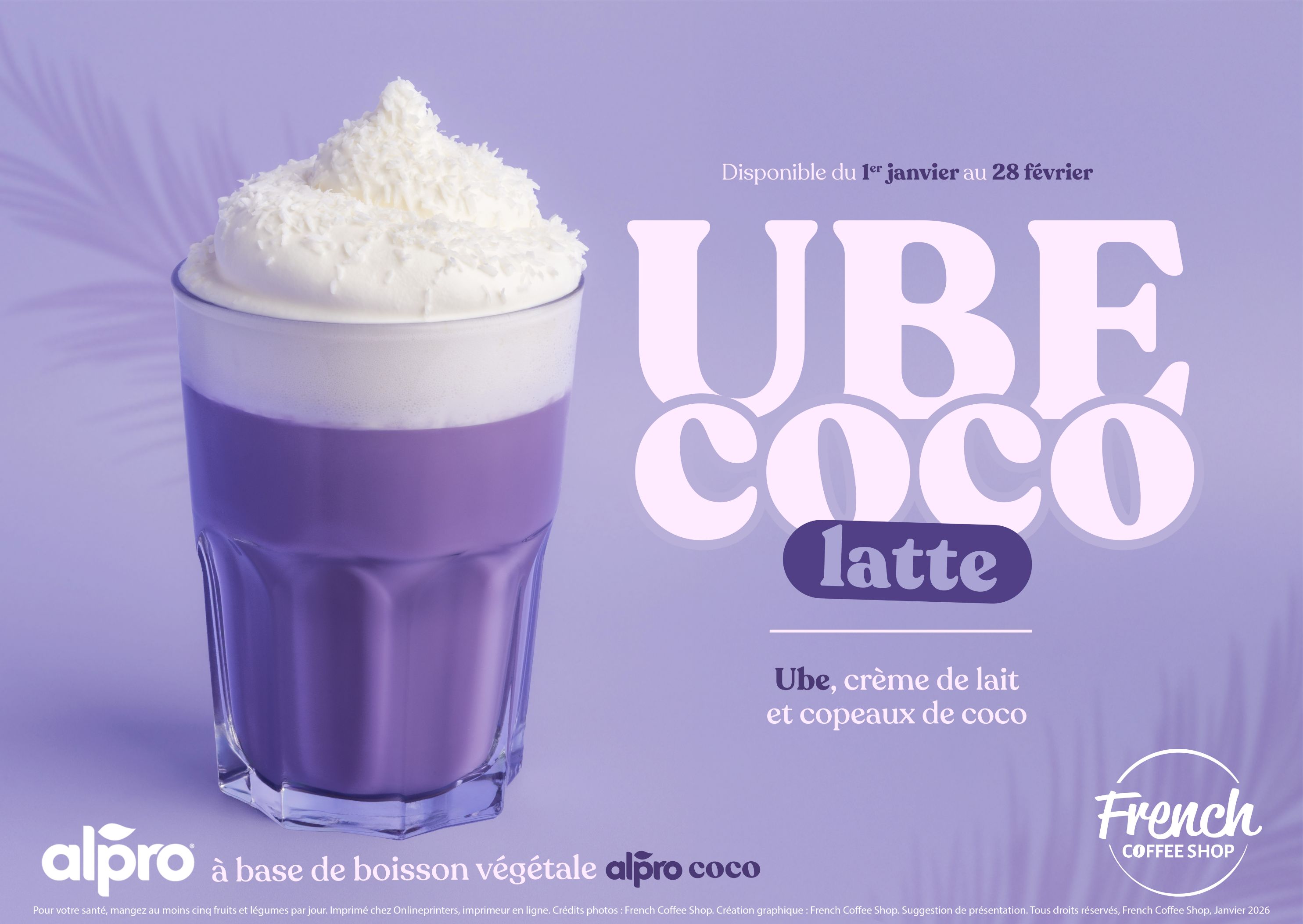 Sur l’image, nous apercevons la boisson UBE Coco Latte, d’un violet intense, agrémentée de crème de lait et surmontée de copeaux de noix de coco.