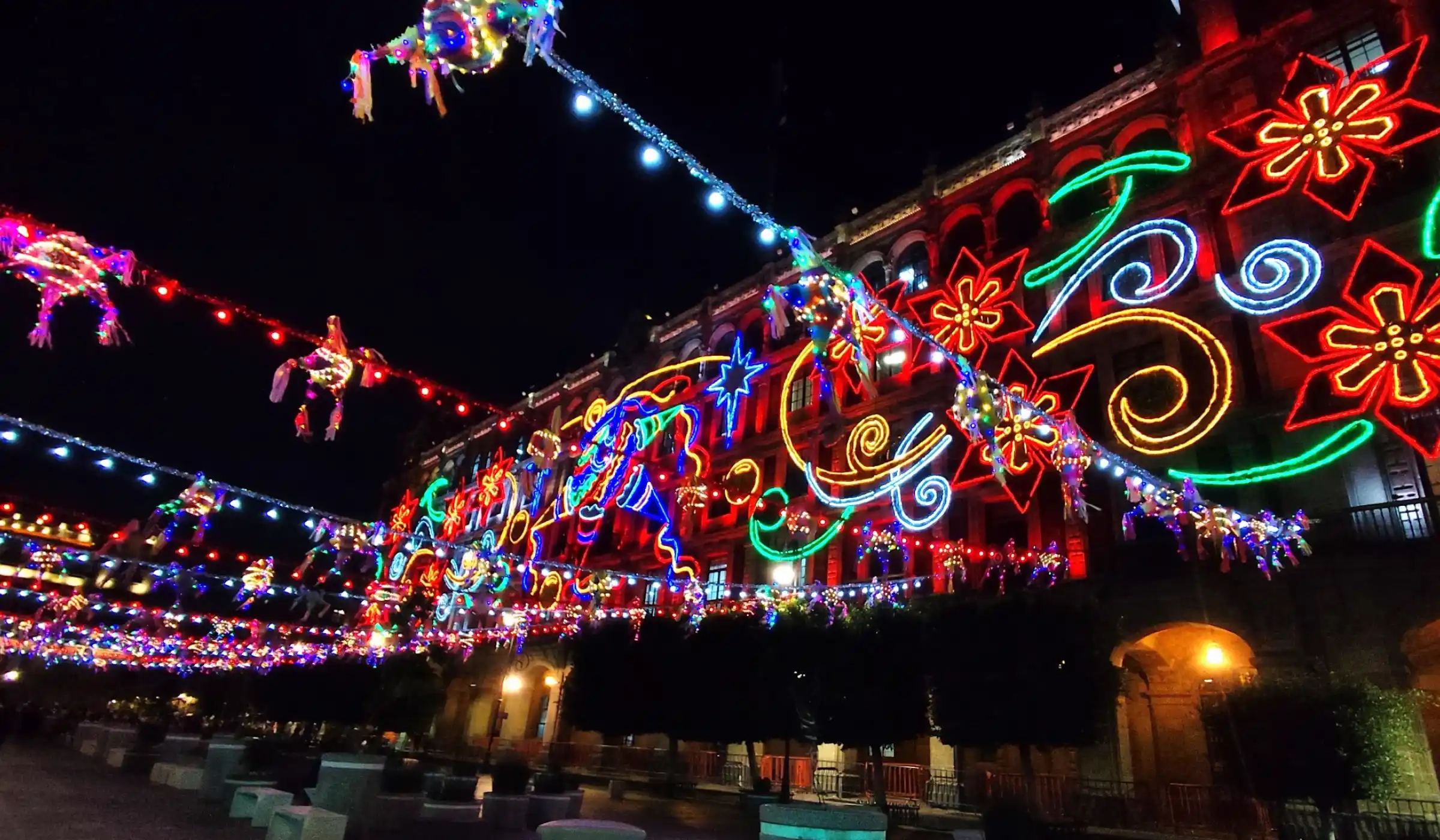  Experiencing the Holiday Season in CDMX: Roma Norte's Essential Feasts and Events