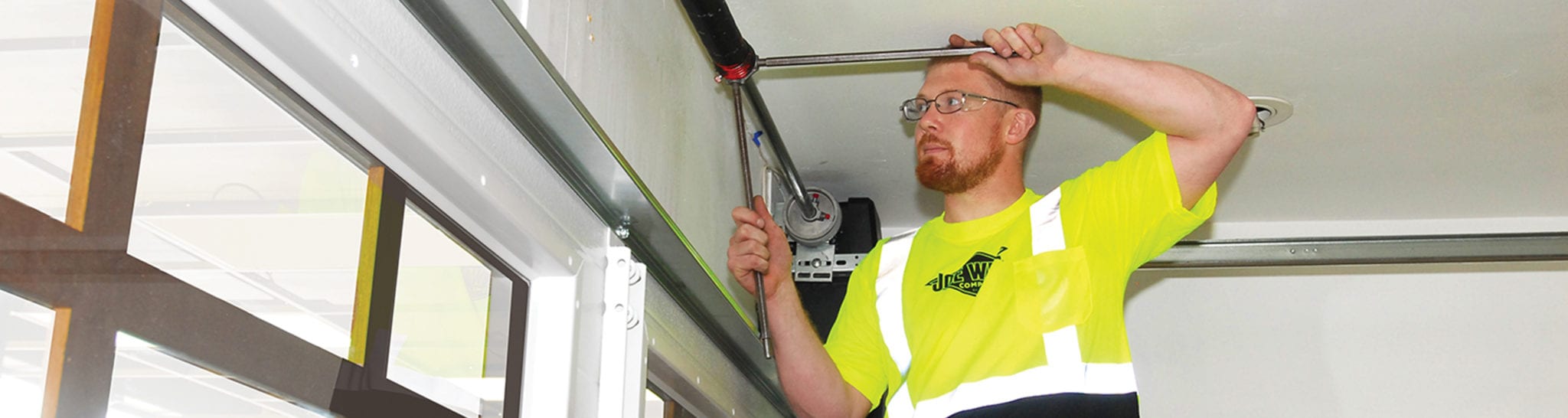 Waukesha Garage Door Repair Technician