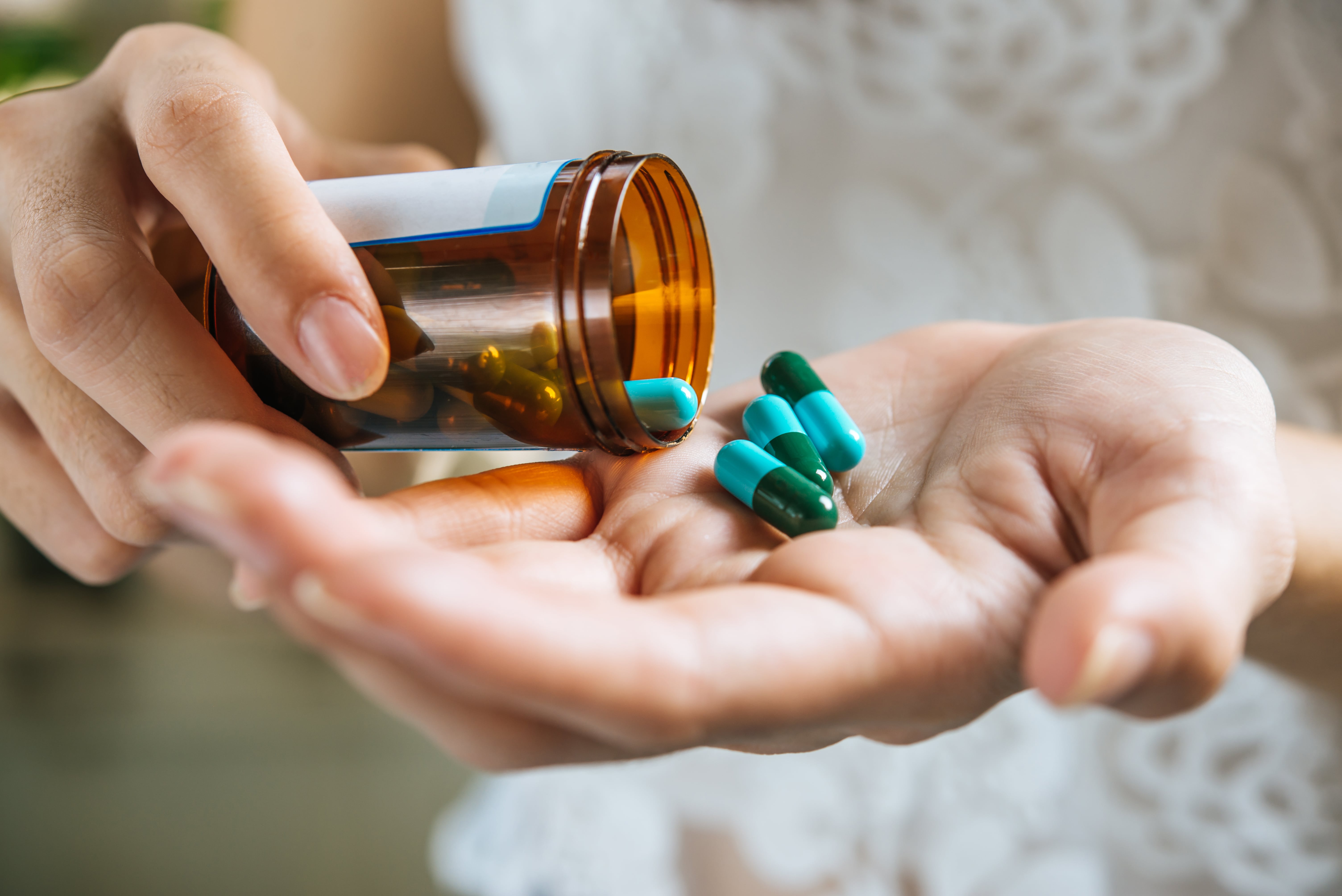 How Long Do Muscle Relaxers Stay in Your System: Causes and Influences