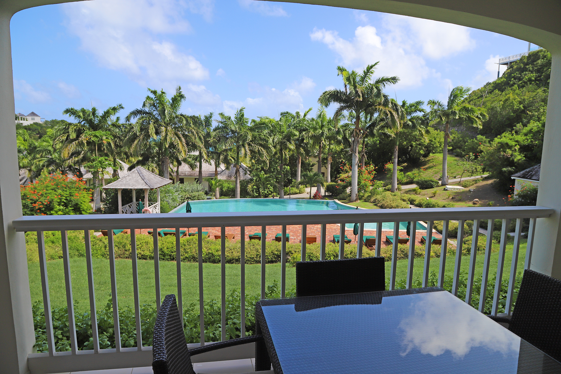 One-Bedroom Hillside Coastal Apartment, Antigua
