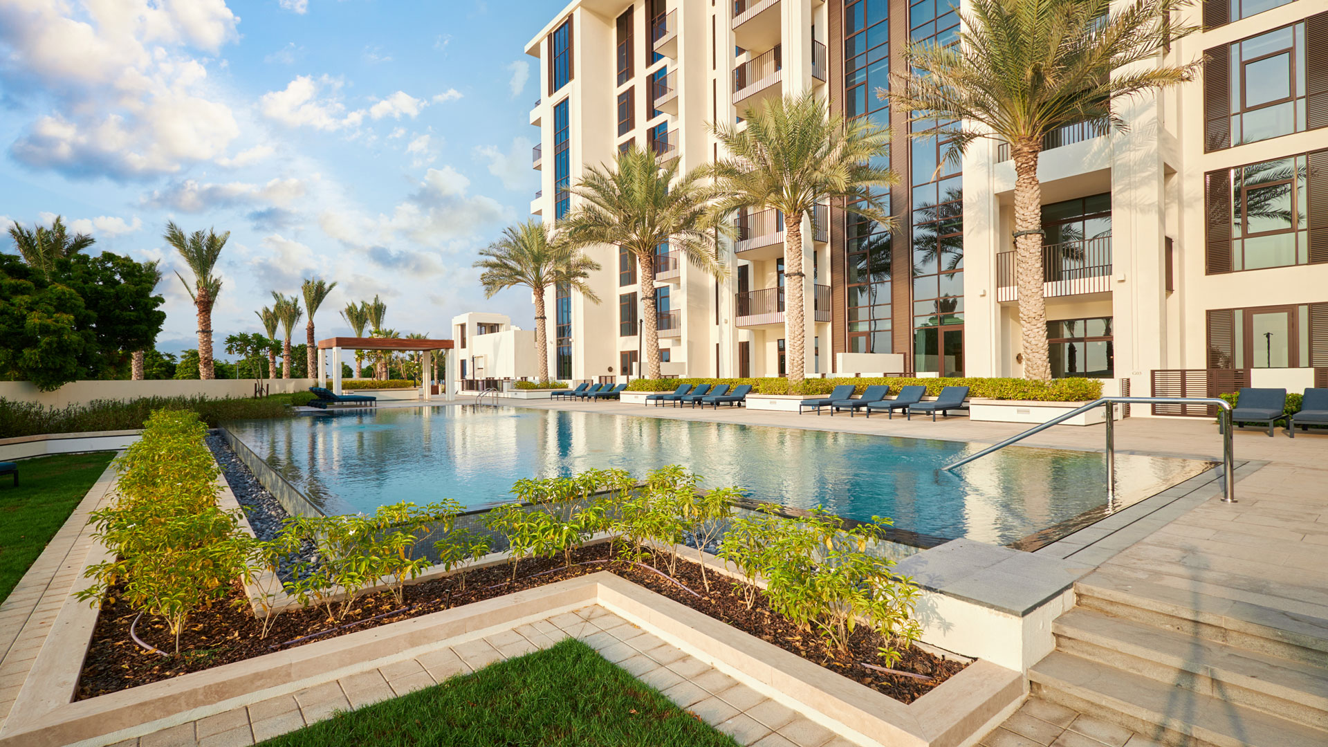 Ultra-Luxury Branded Residences in Muscat, Oman — image 3 of 9 — Shatti Al-Qurum, Muscat, Oman, Oman