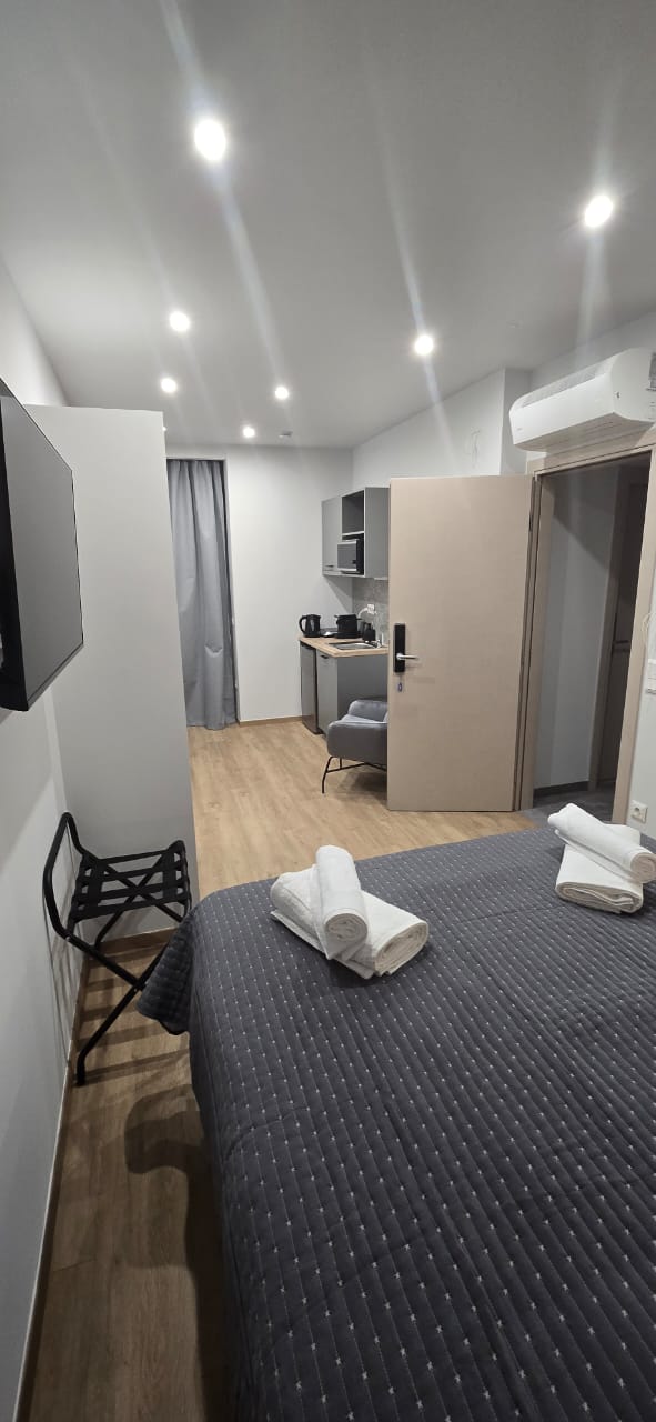 Contemporary Studio Apartments in Dafni — image 15 of 24 — Dafni, Greece