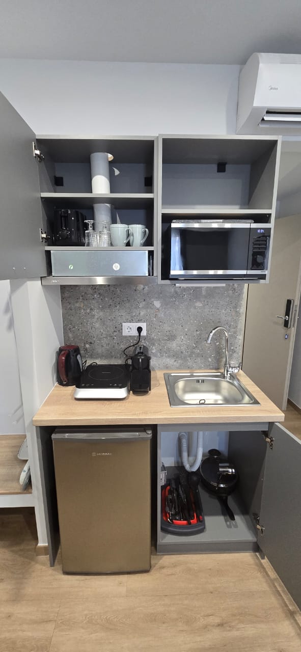 Contemporary Studio Apartments in Dafni — image 12 of 24 — Dafni, Greece