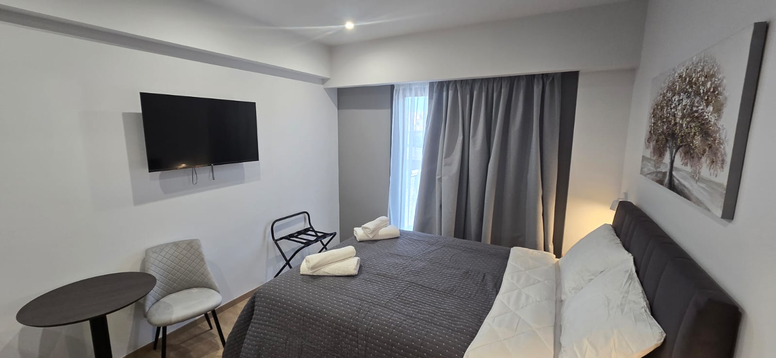 Contemporary Studio Apartments in Dafni — image 6 of 24 — Dafni, Greece