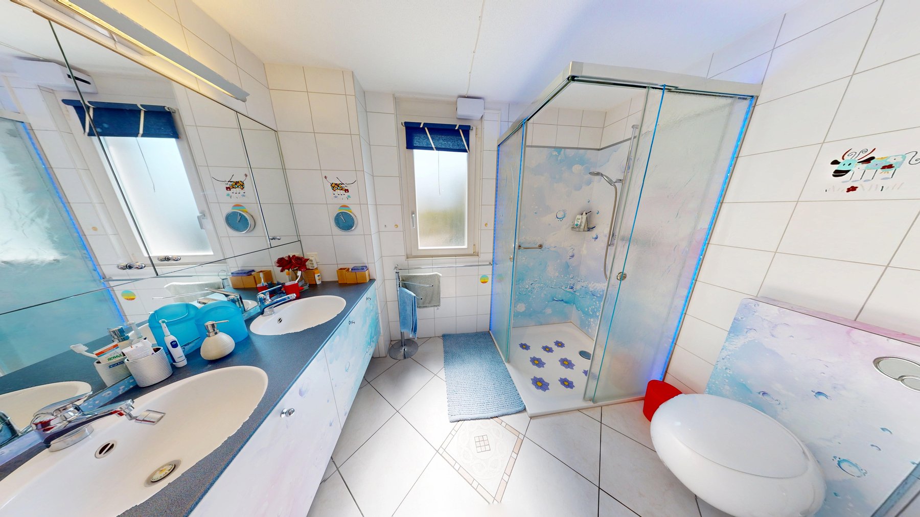 Nasszelle mit Dusche und Doppellavabo – Ittigen