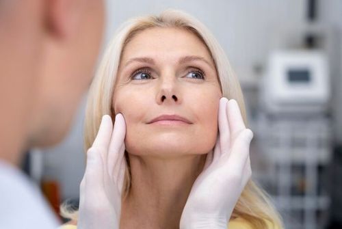 Procedimientos faciales: belleza natural en Valencia