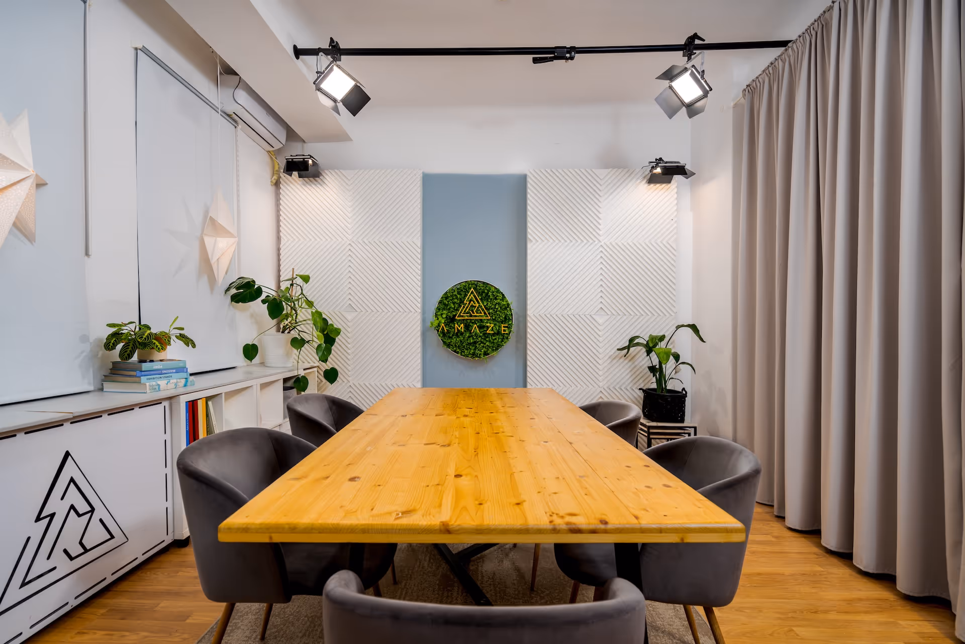 Amaze Studio - Podcast Studio