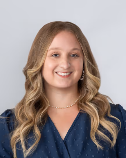 sarah earl headshot