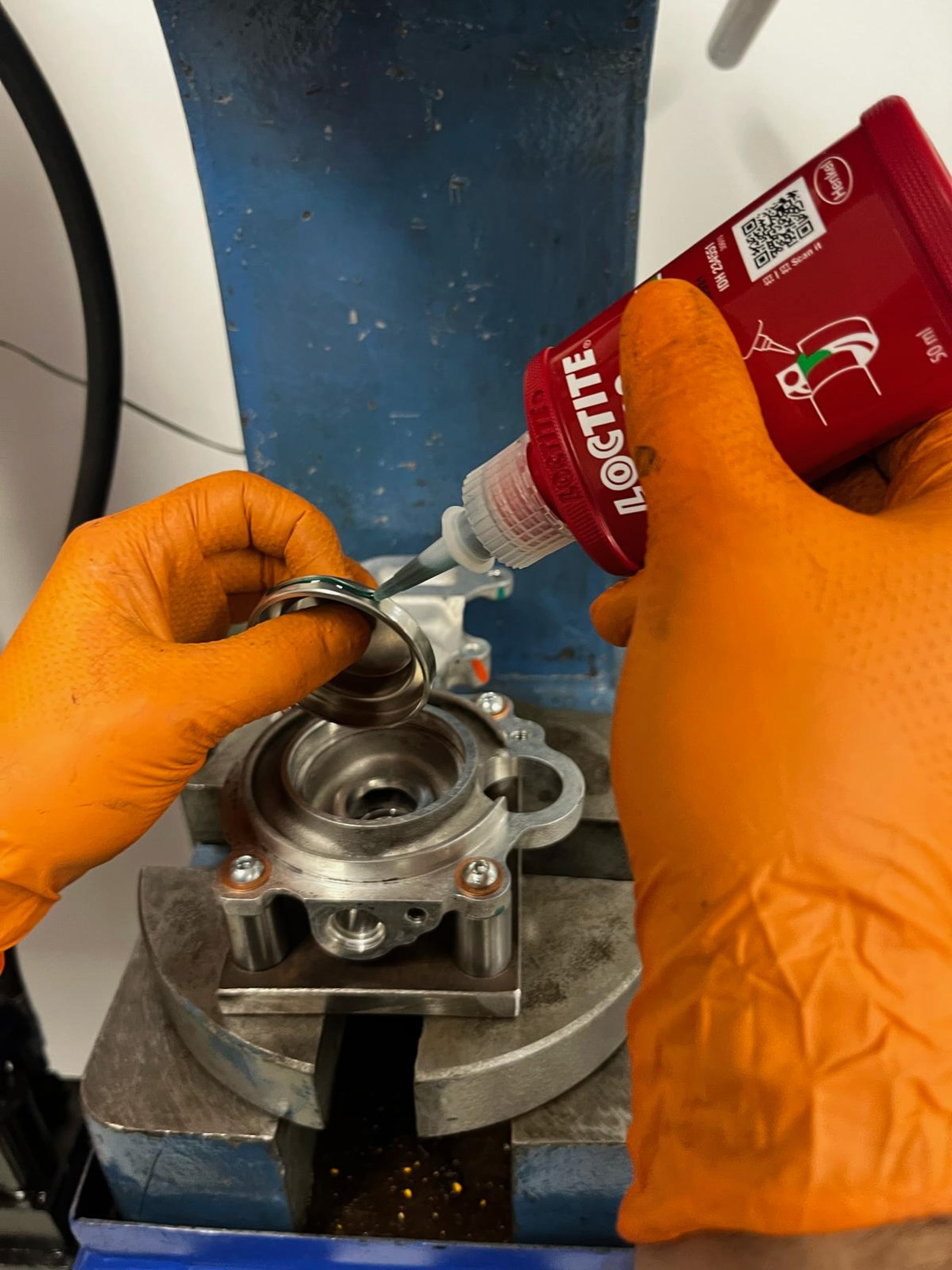 Precision sealant application to bearing assembly