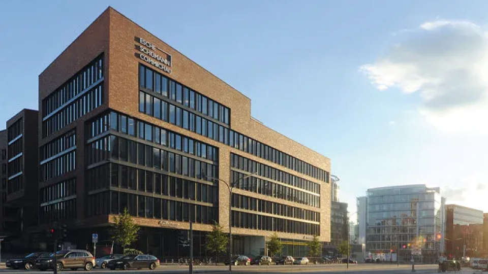 Bild dem Bürogebäude der Anwaltskanzlei Esche Schümann Commichau in Hamburg