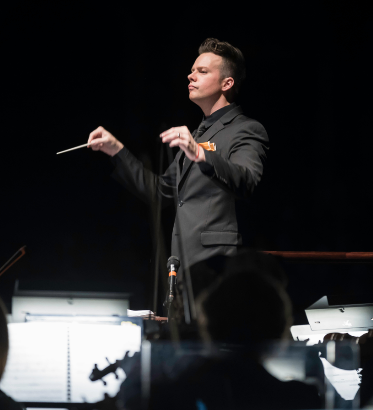 Ryan Haskins conducting the Sioux City Symphony Orchestra