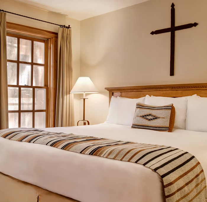 King guest room Hotel Chimayo