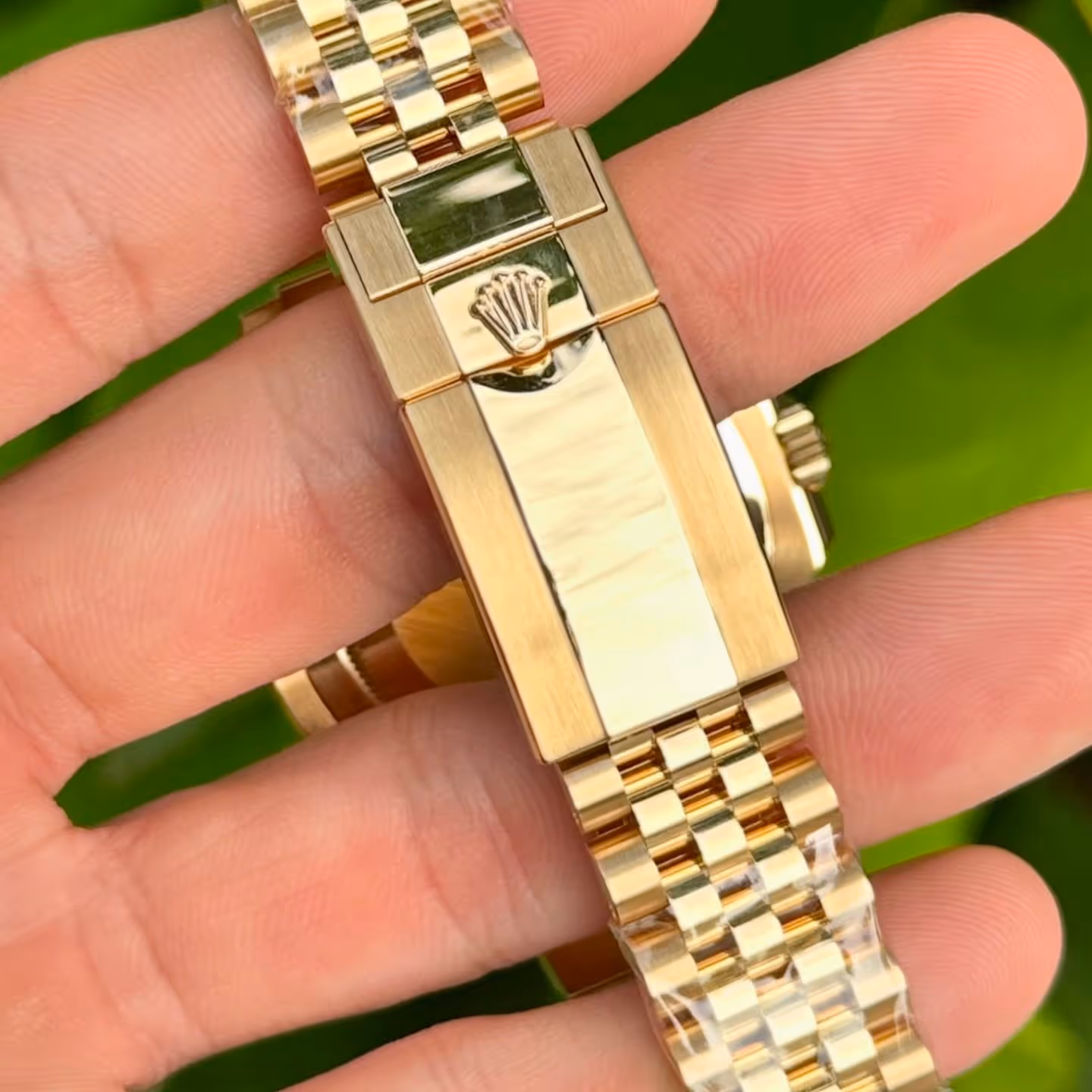 Rolex GMT-Master II 126718GRNR Yellow Gold
