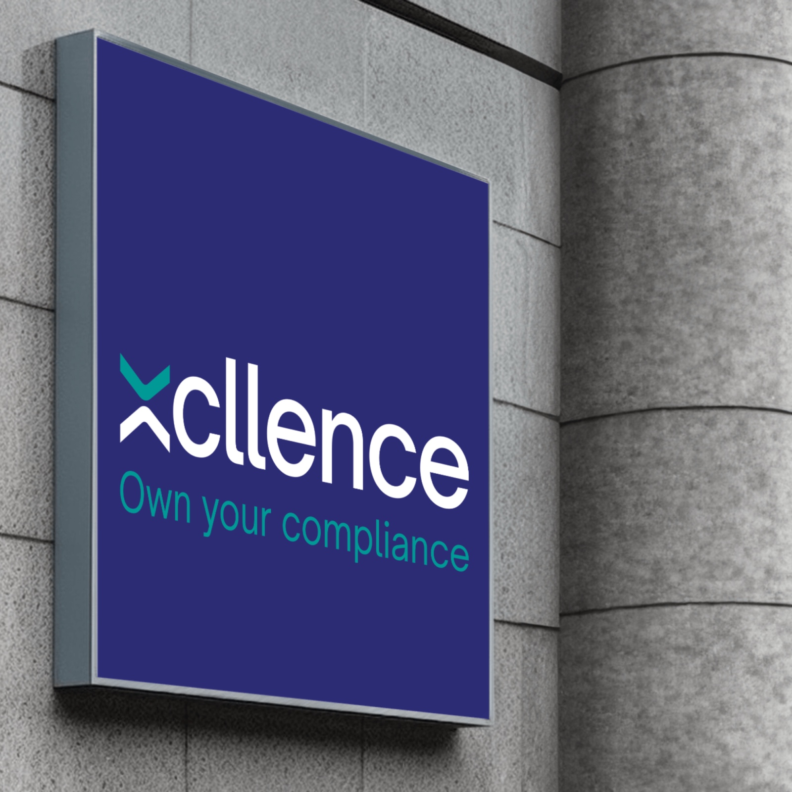 Logo Xcllence op buitenbord