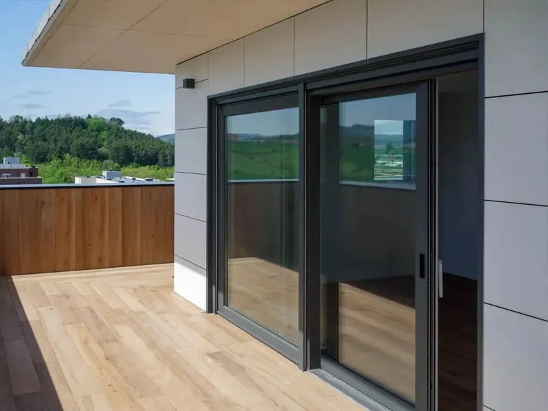 Alumínium nyílászáró kivitelezés Bács Garázs