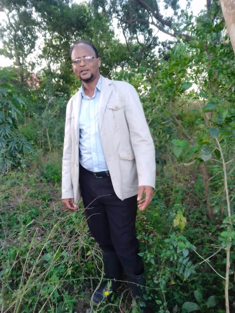 Image of our salesman, Uno