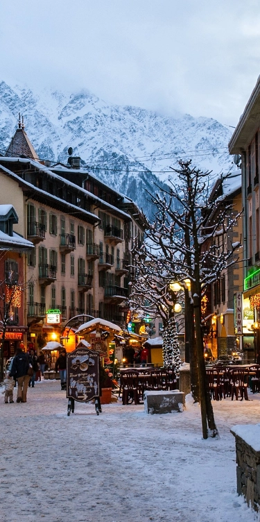 Village de chamonix décoré pour l'hiver