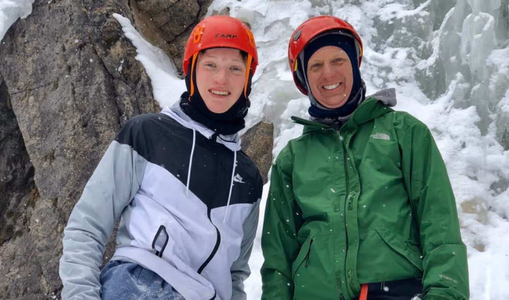 Ice climbers with Alpine to the Max