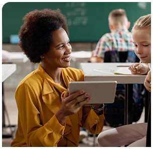 Teacher using STUDENT+ in a tablet