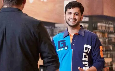 Building an adaptive and self-learning e-commerce organization