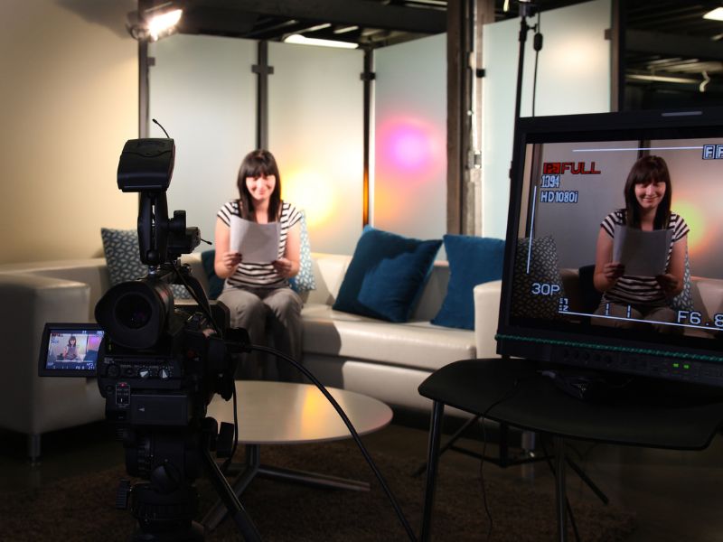 Host | ELISA.io