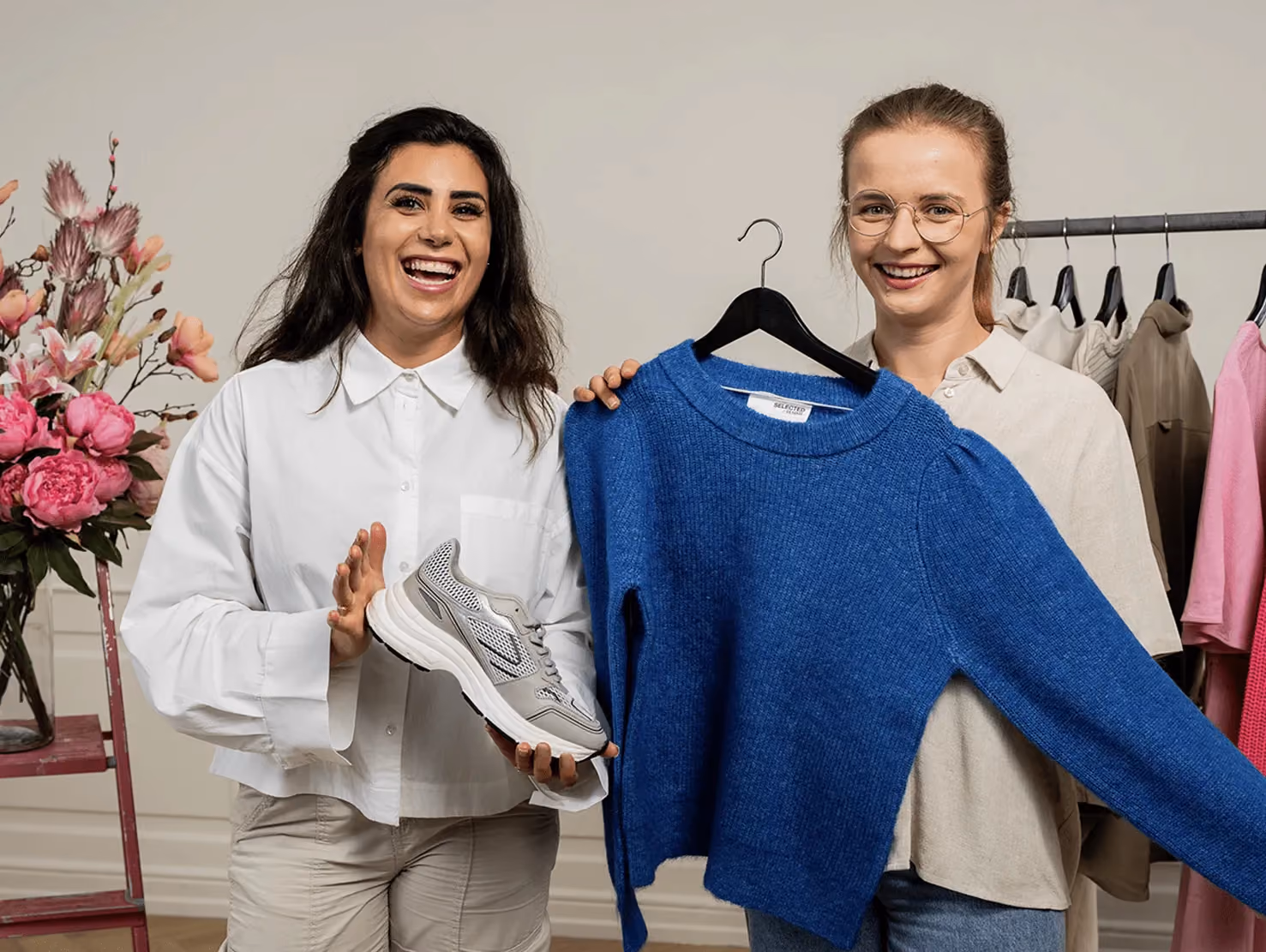 How Selling Clothes on Facebook Live Works: A Live Shopping Guide