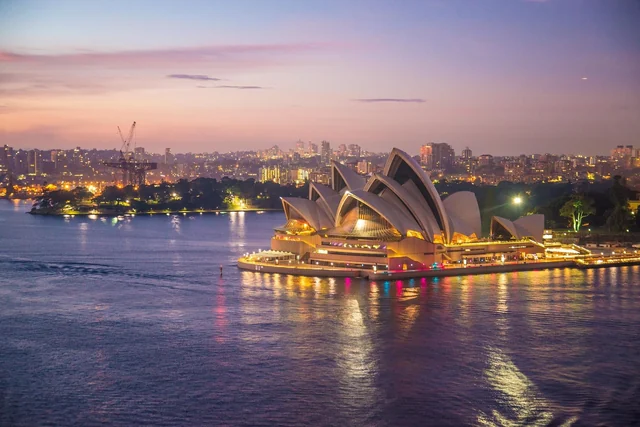 Sydney opera house skyline