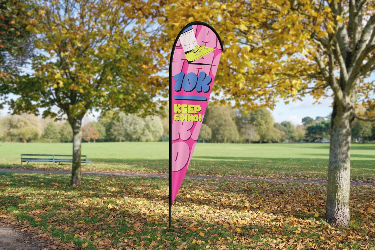 Teardrop advertising flag