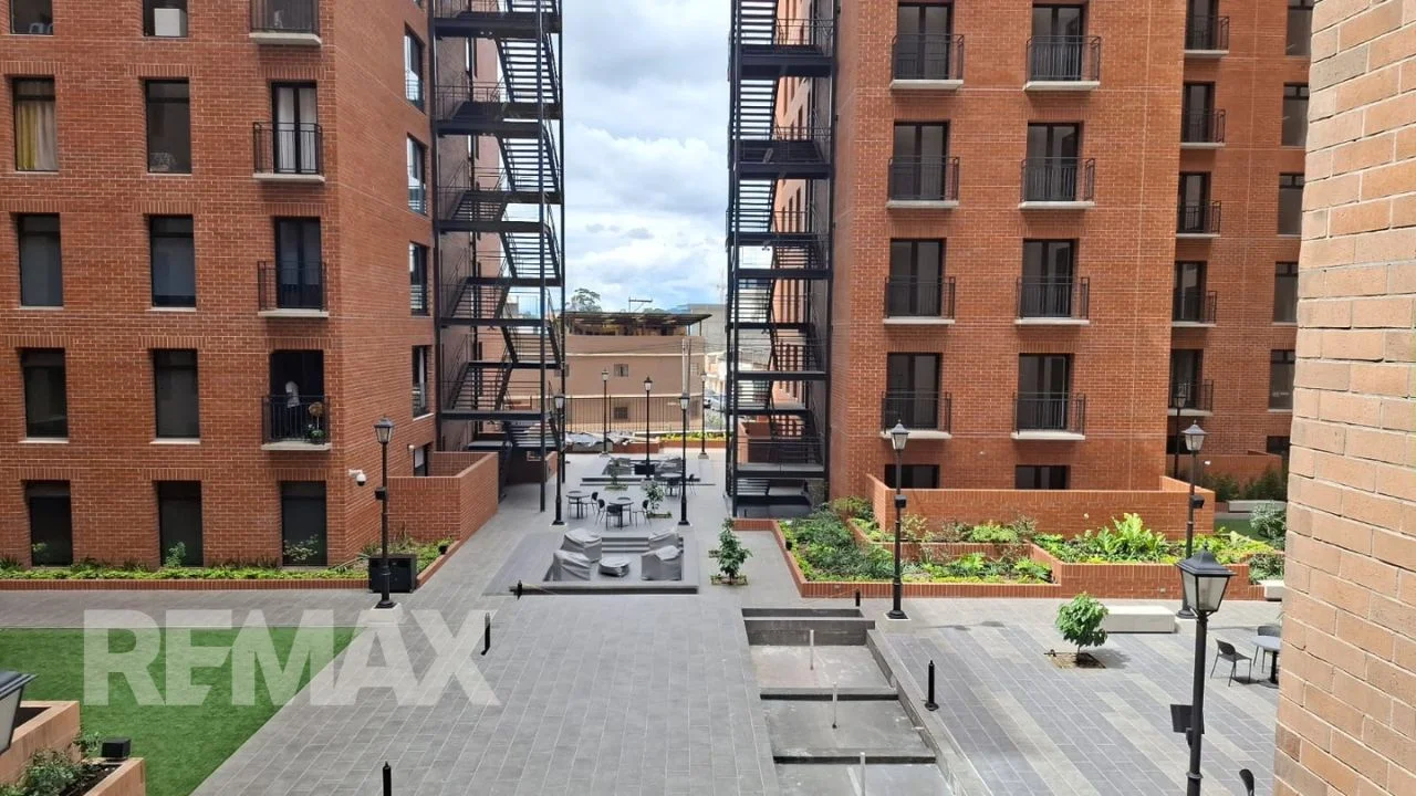 Edificio Céntrico, Apartamento en Renta, zona 5