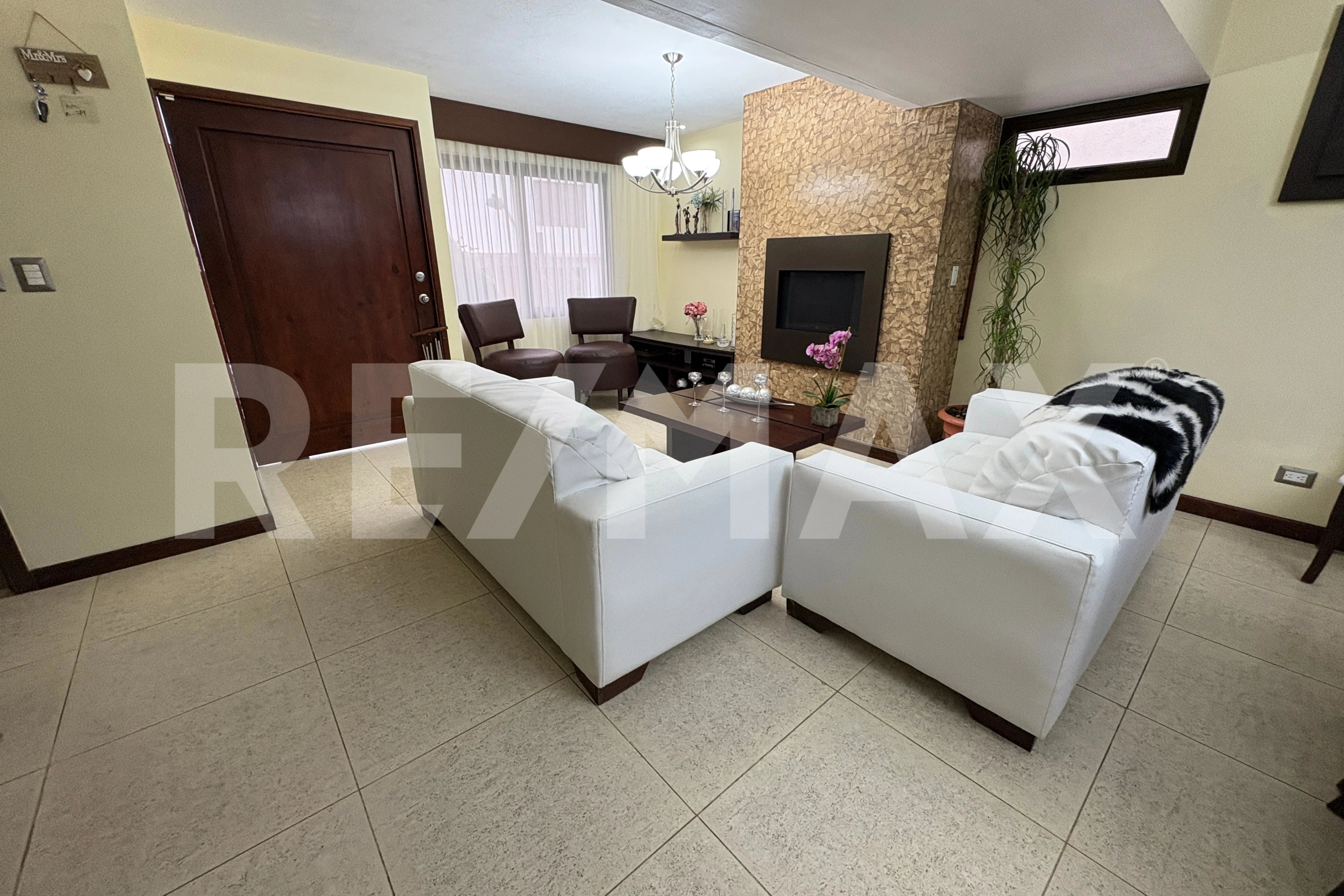 Santuaria Muxbal, Casa en Venta, Santa Catarina Pinula