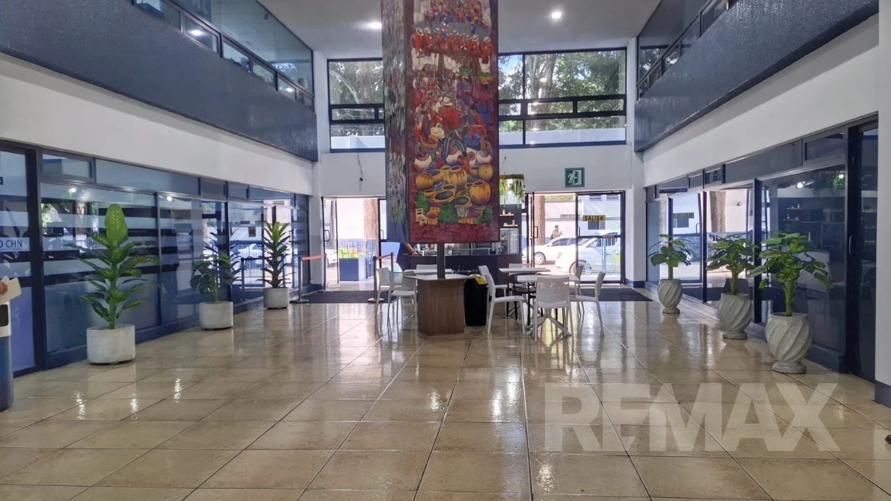 Edificio Torre Azul, 5 Oficinas en Venta en Zona 9