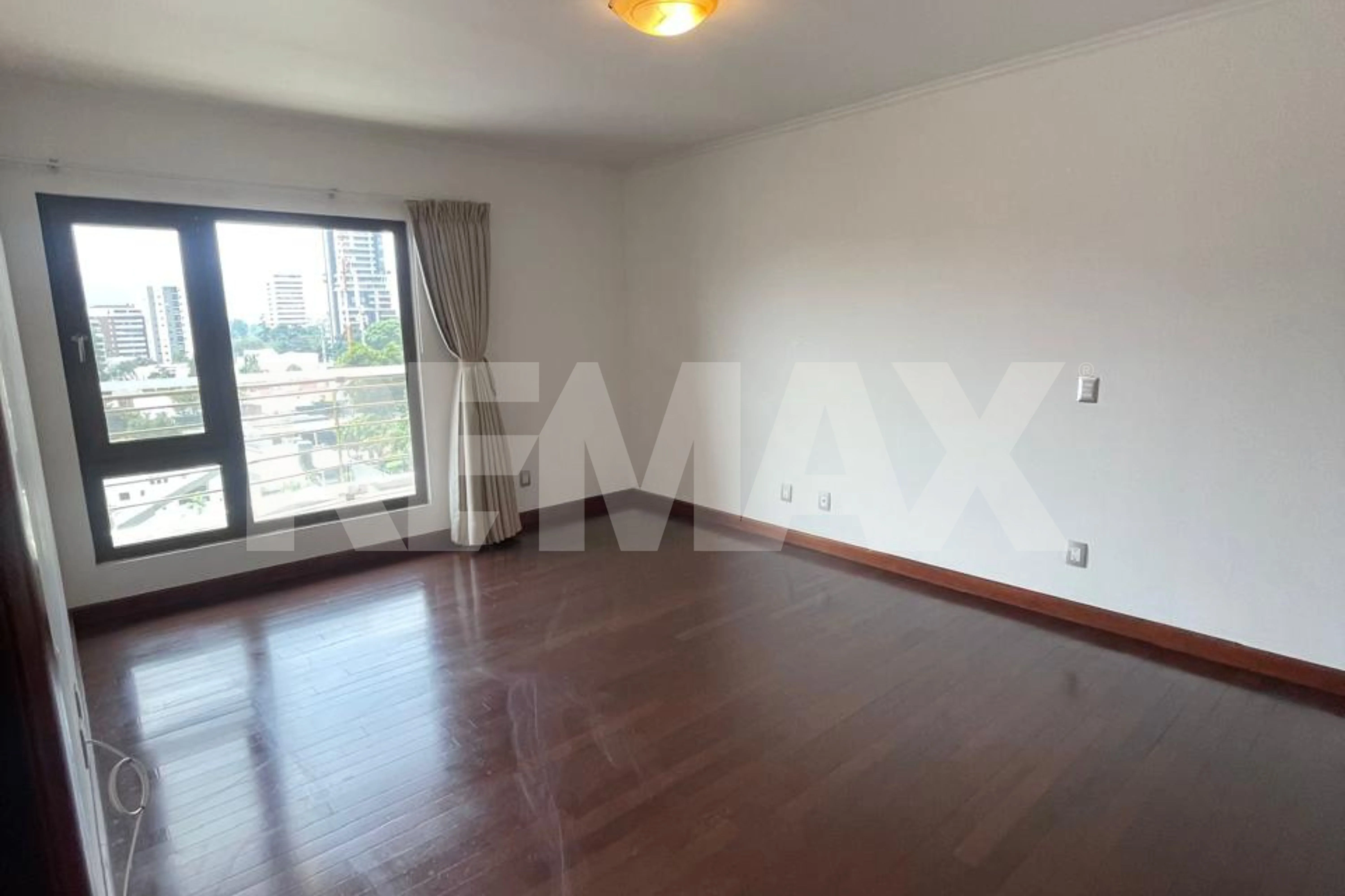 Tadeus, Apartamento en Renta en Zona 14 - Image 4