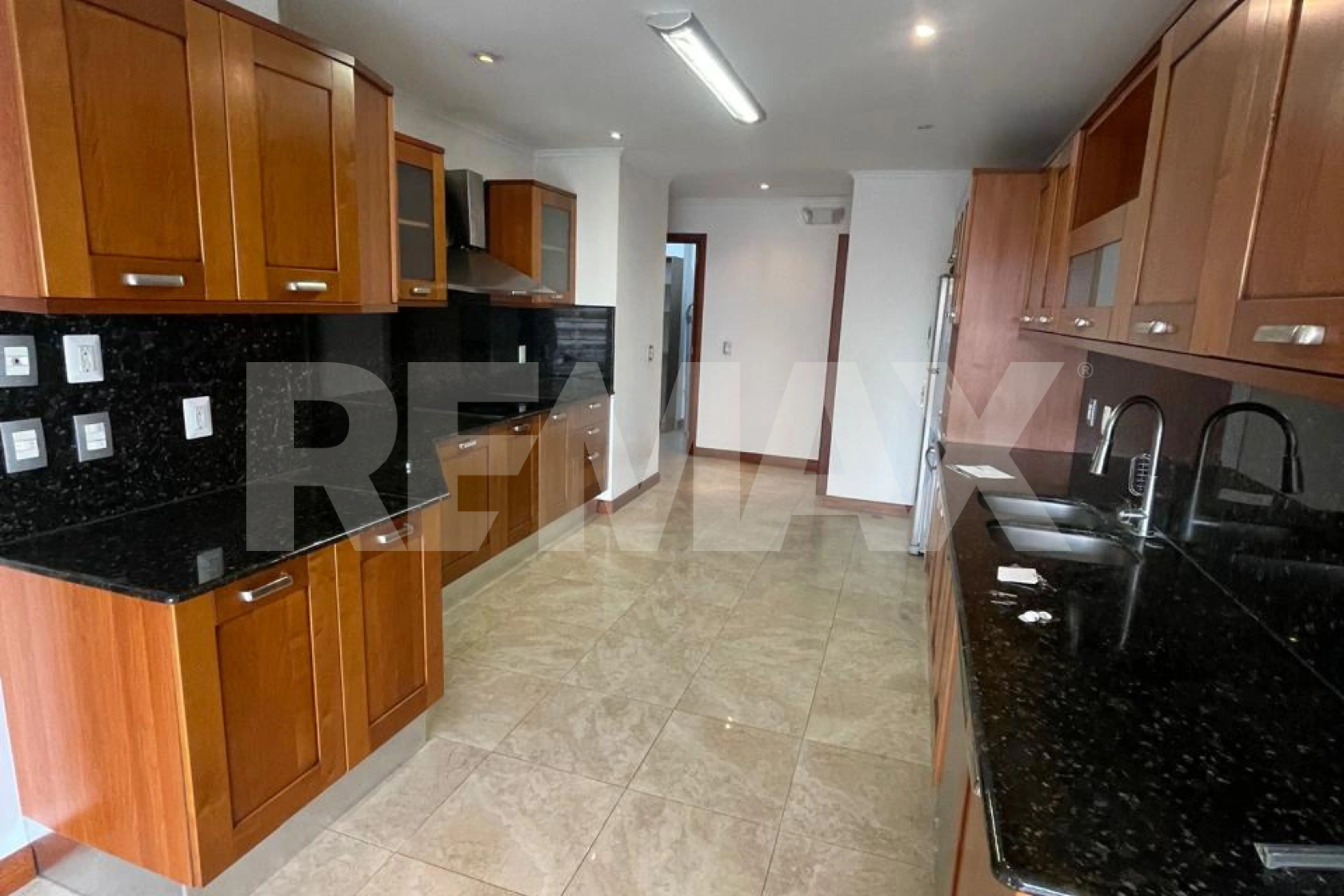 Tadeus, Apartamento en Renta en Zona 14 - Image 3
