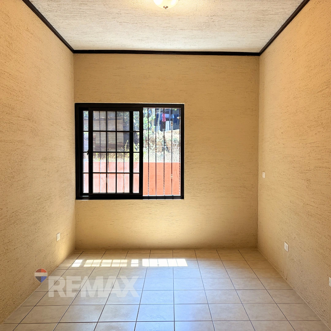 Lo de Coy, 2 Casas en Venta en Mixco - Image 3