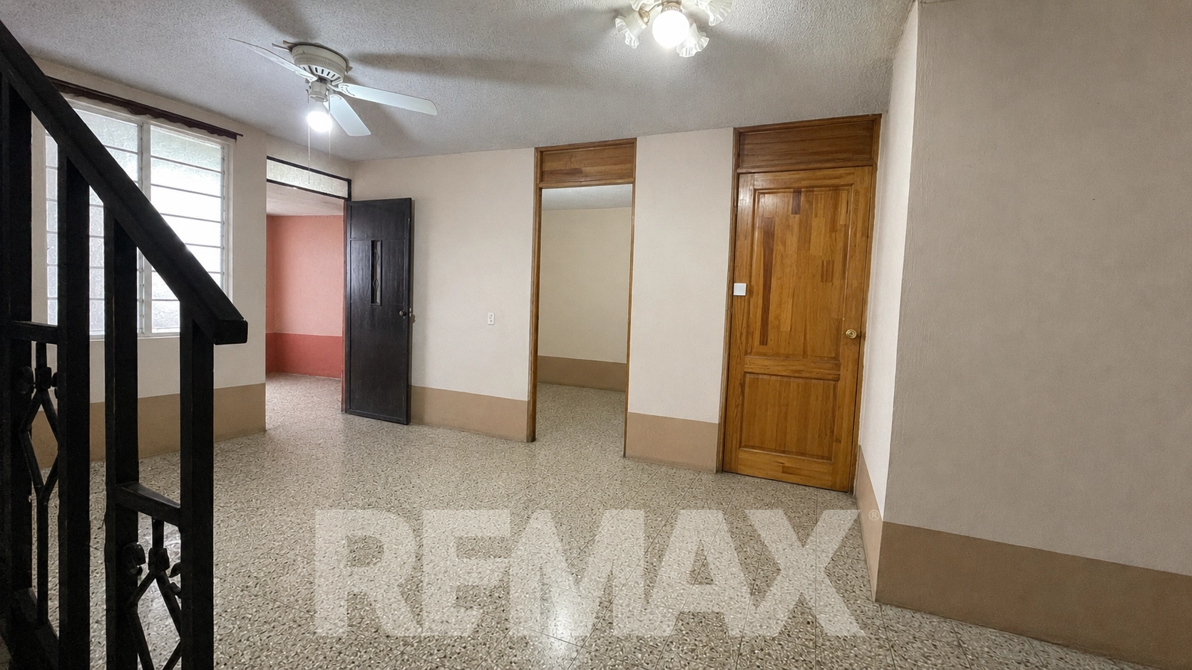 Los Olivos, Casa en Venta Zona 18 - Image 4