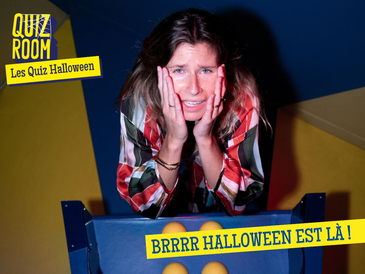Une joueuse célébrant Halloween à Amiens lors d'une partie de quiz immersive chez Quiz Room.