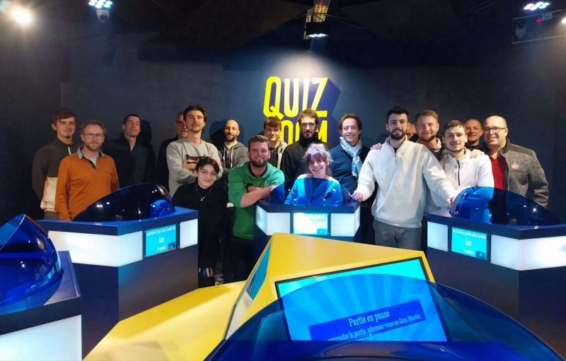 team building a quiz room