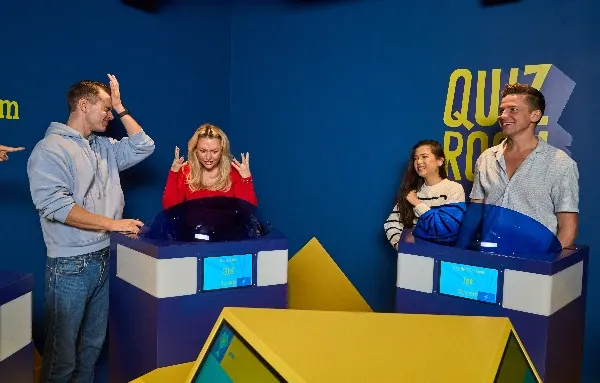 Équipe participant à Quiz Room activité