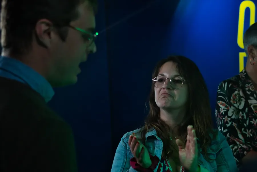 Groupe d'amis jouant Quiz Room à Albi