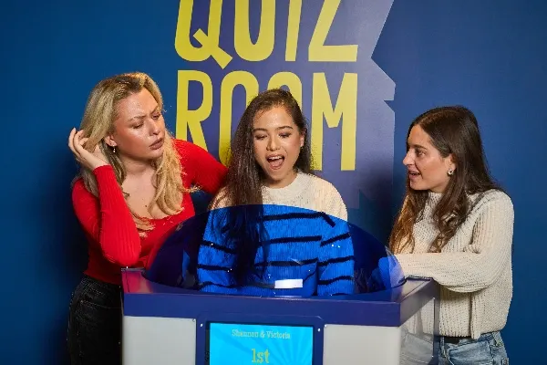Quiz Room Spitalfields jeu questions équipes Grenoble