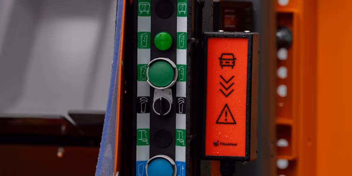 Fleetclears LLIS at rear of refuse vehicle