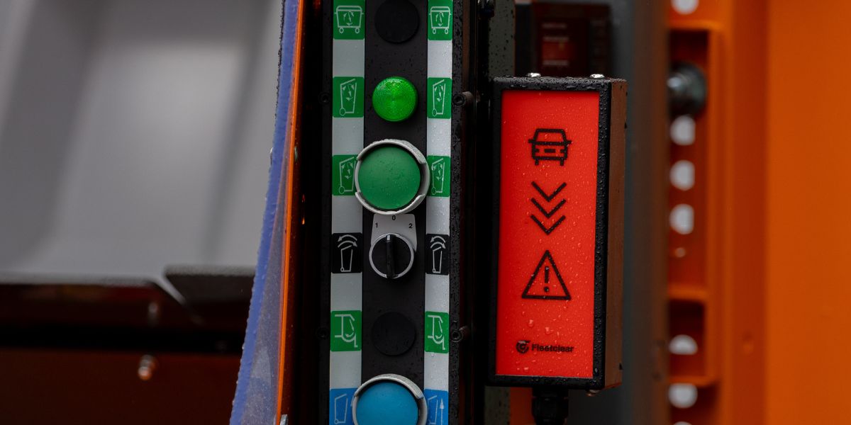 Fleetclears LLIS at rear of refuse vehicle