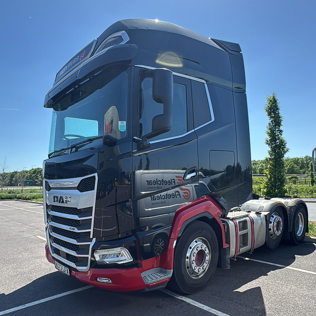 Ralph Davies Lorry from front 3/4