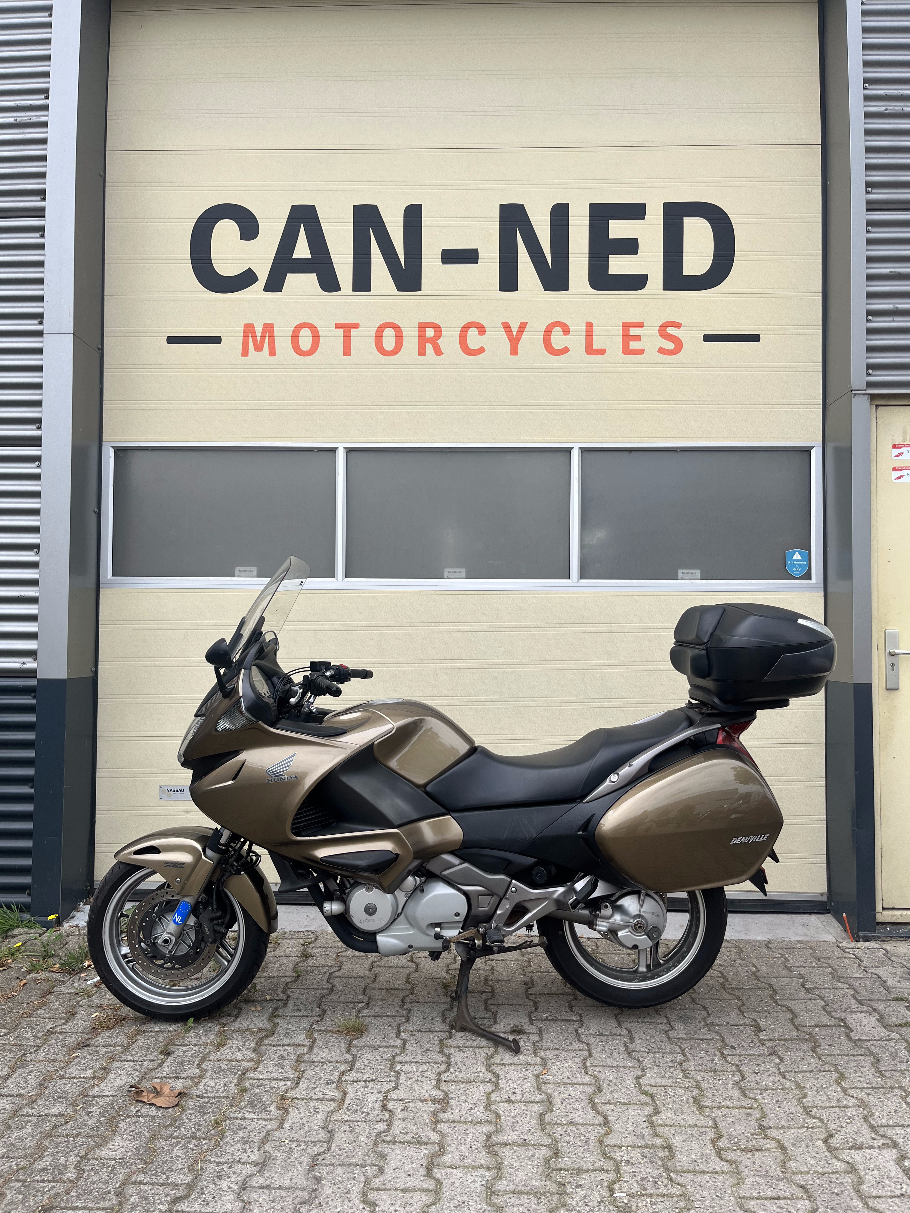 Honda Deauville 