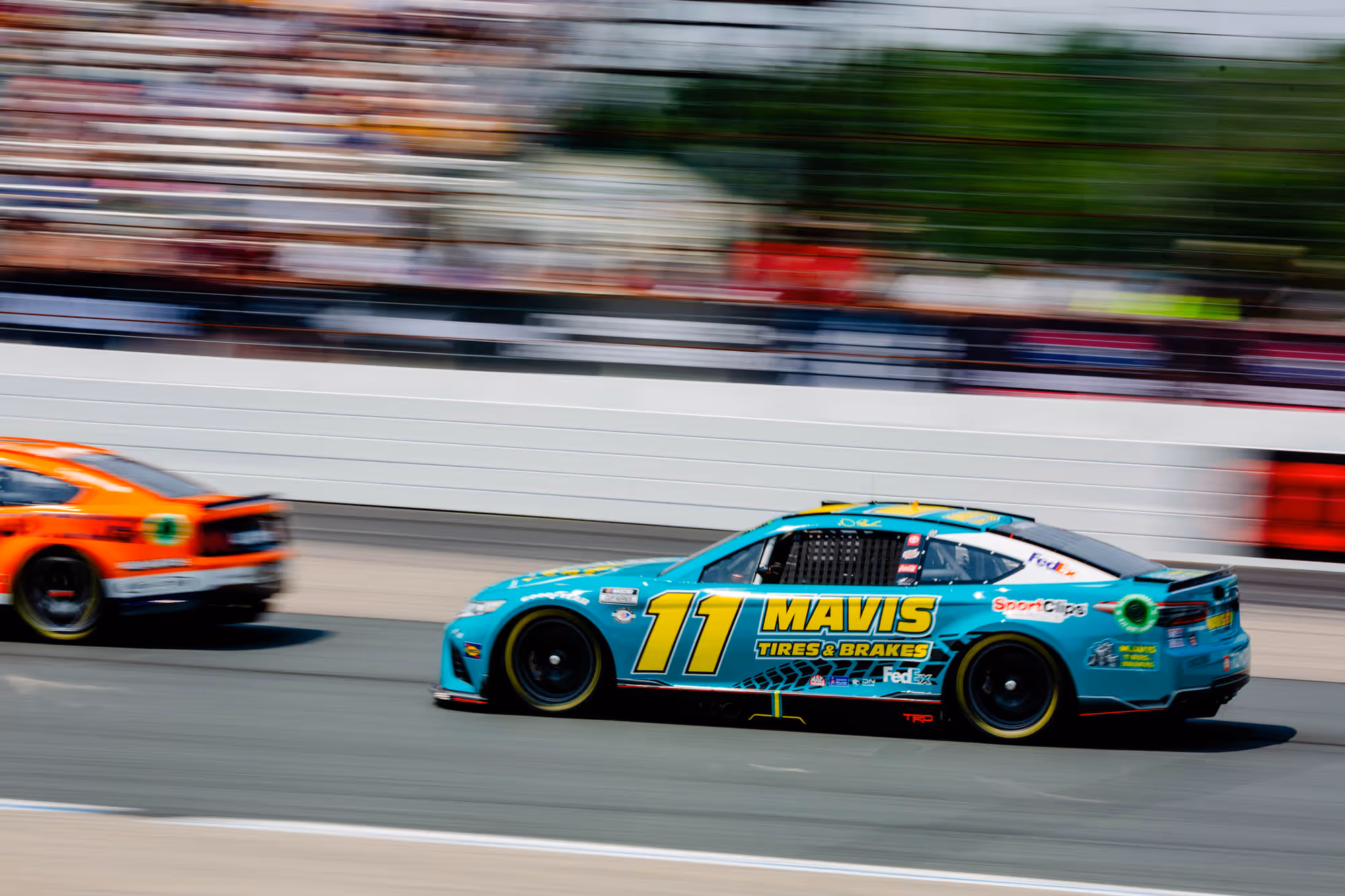 Ad MAVIS NASCAR racing