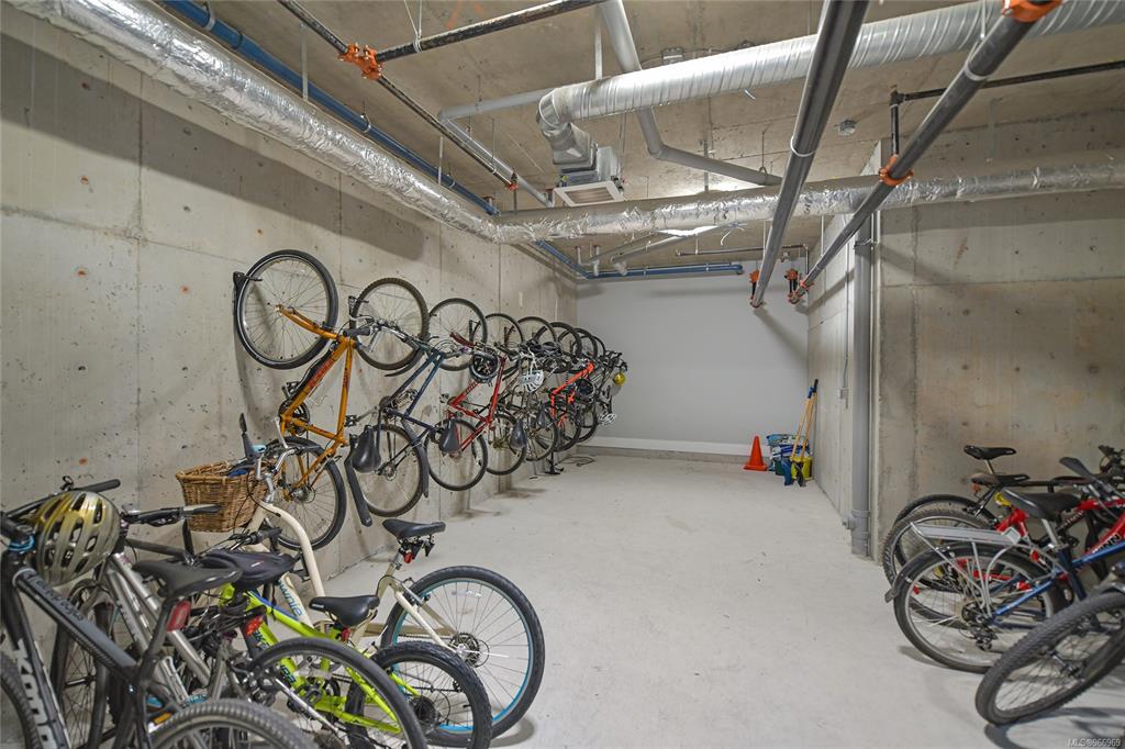 2526 Bevan Ave — building photo 3