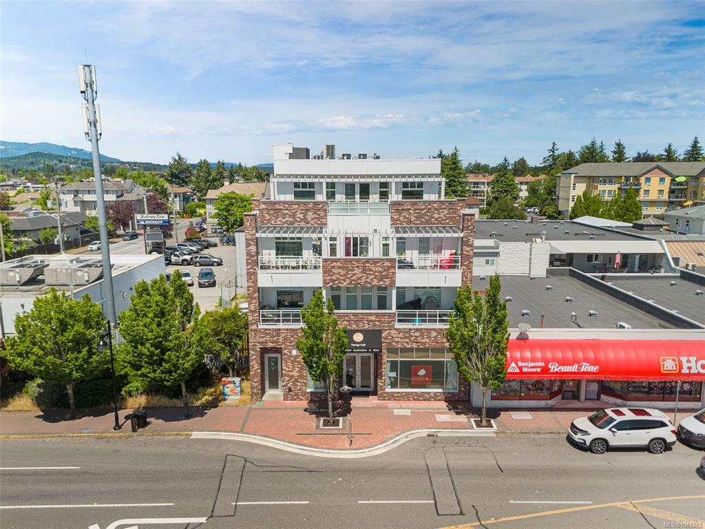Alouette condo building at 2348 Beacon Ave
