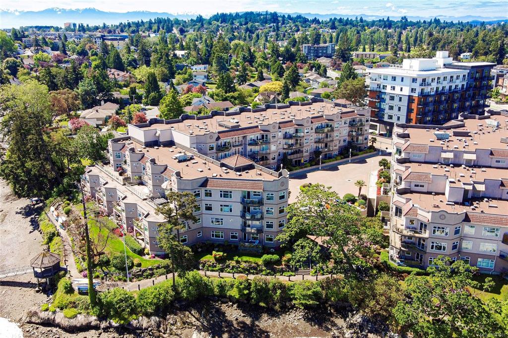 Gorge Pointe — building photo 9